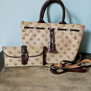 Vintage Dooney & Bourke purse